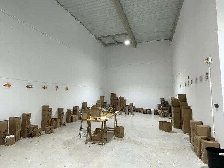 Local d'activités dans Izon à vendre - Photo de l’immeuble – Image 3 sur 9