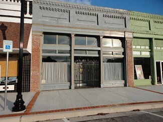 Plus de détails pour 109 S Jefferson St, Pilot Point, TX - Local commercial à vendre