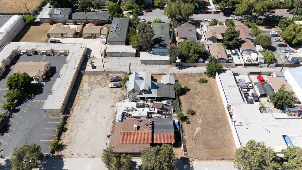 855 W Holt Ave, Pomona, CA à vendre - Photo de l’immeuble – Image 3 sur 14