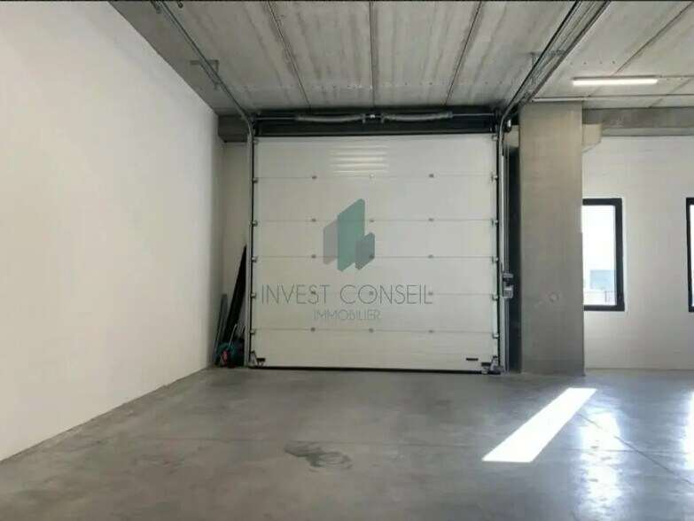 Local d’activités dans Colombes à louer - Photo de l’immeuble – Image 3 sur 8