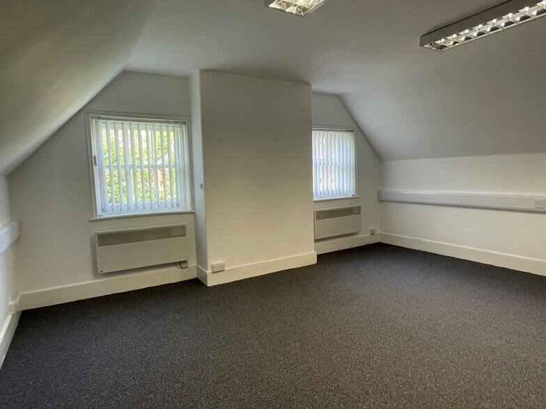 111-113 High St, Berkhamsted à louer - Photo de l’immeuble – Image 2 sur 4