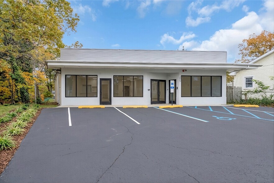 736 Mantoloking Rd, Brick, NJ à vendre - Photo de l’immeuble – Image 3 sur 15