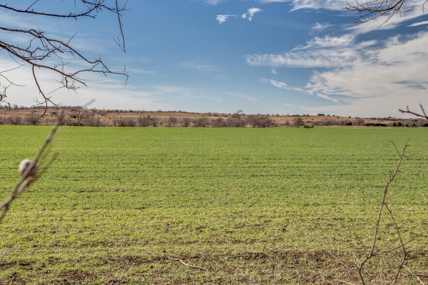4300 County Road 1224, Cleburne, TX à vendre - Photo de l’immeuble – Image 3 sur 12