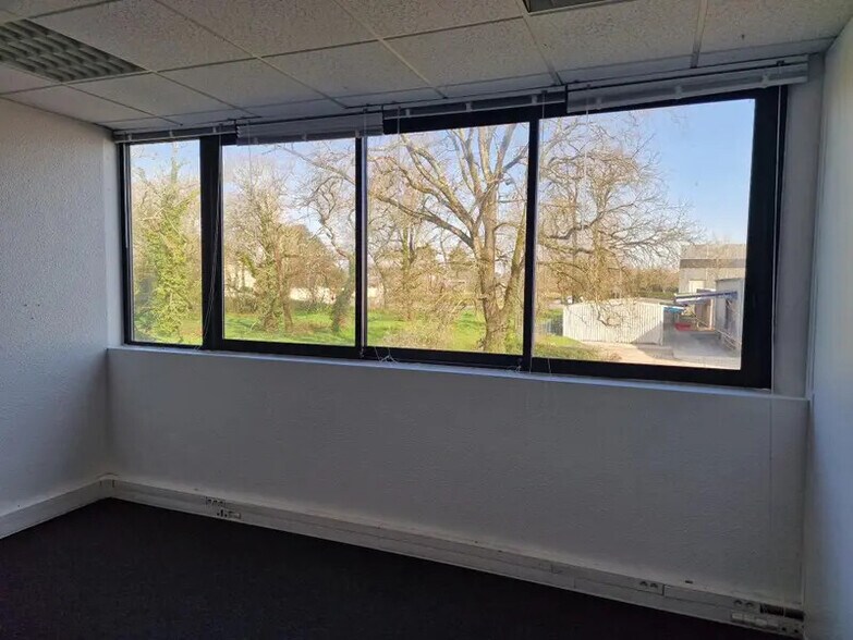 Bureau dans Mérignac à louer - Photo de l’immeuble – Image 2 sur 8