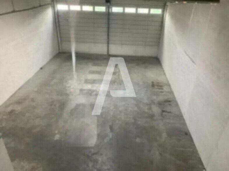 Local d’activités dans Vitry-sur-Seine à louer - Photo de l’immeuble – Image 2 sur 7