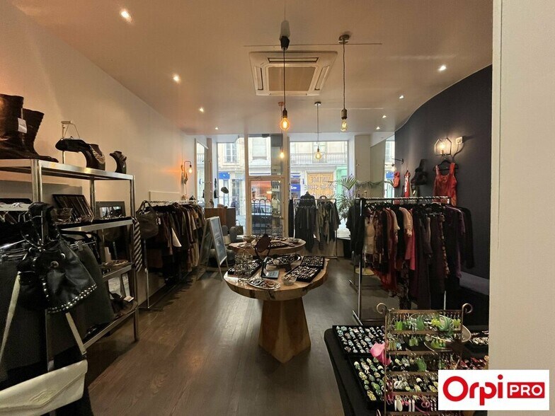 Local commercial dans Lyon à louer - Photo de l’immeuble – Image 3 sur 7