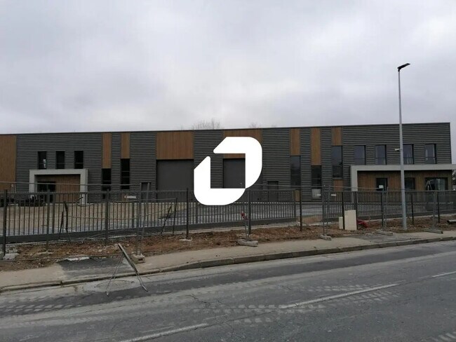 Plus de détails pour Local d'activités à louer