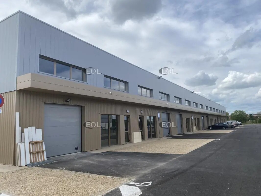 Local d'activités dans Marolles-en-Hurepoix à vendre Photo de l’immeuble– Image 1 sur 2
