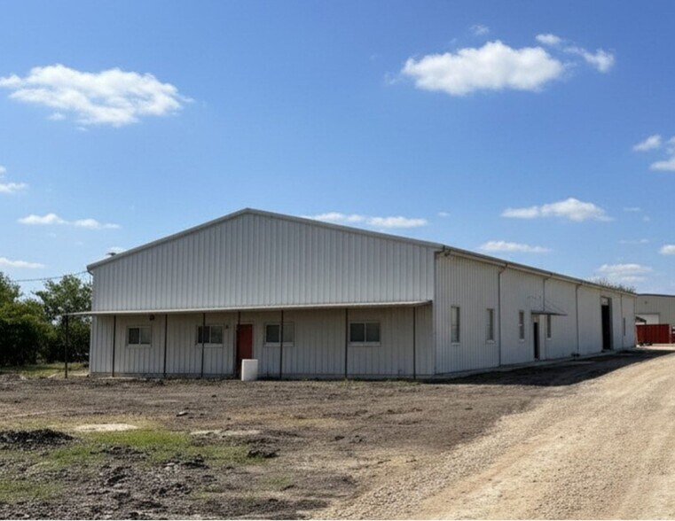 16115 SH-123 portefeuille de 4 biens à vendre sur LoopNet.fr - Photo de l’immeuble – Image 2 sur 15
