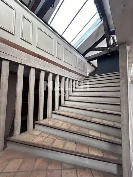 Local commercial dans Caluire-et-Cuire à vendre - Photo de l’immeuble – Image 3 sur 9