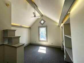 68 E Franklin St, Dayton, OH à louer Photo intérieure– Image 2 sur 8