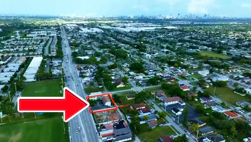 5018 Pembroke Rd, Hollywood, FL à vendre - Vidéo sur l’annonce professionnelle – Image 3 sur 24