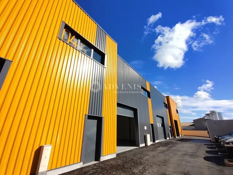 Local d'activités dans Lunel à vendre - Photo de l’immeuble – Image 3 sur 7