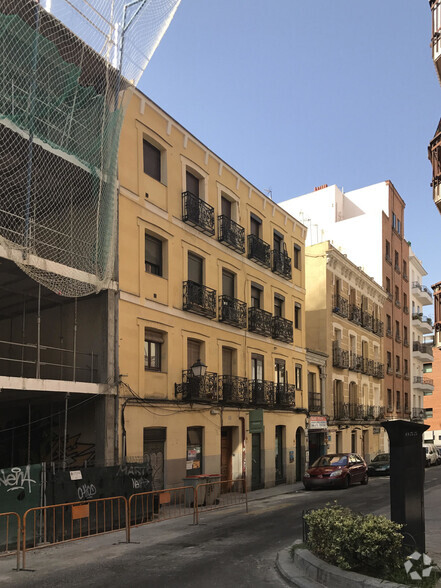 Immeuble residentiel dans Madrid, Madrid à vendre - Photo de l’immeuble – Image 2 sur 2