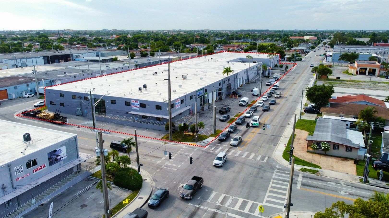 2300-2340 W 8th Ave, Hialeah, FL à louer Photo de l’immeuble– Image 1 sur 30