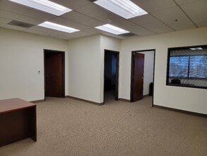 430 N Vineyard Ave, Ontario, CA à louer Photo intérieure– Image 2 sur 8