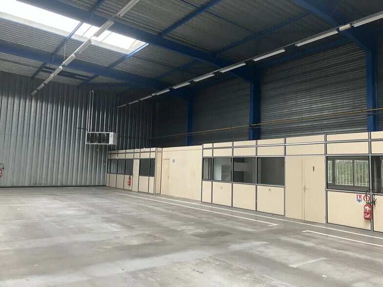 Industriel/Logistique dans Douai à louer - Photo de l’immeuble – Image 3 sur 5