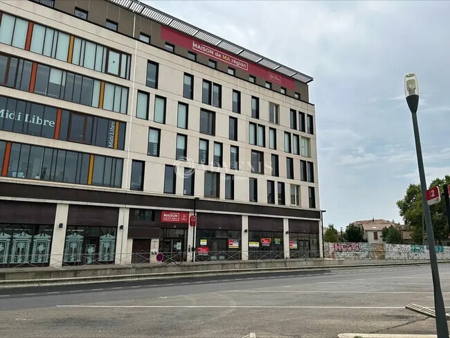 Plus de détails pour Local commercial à louer