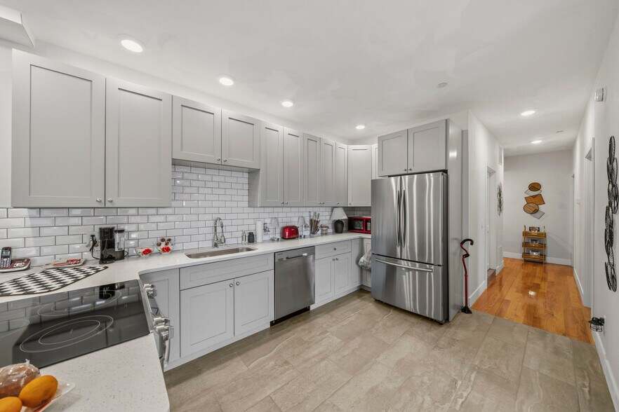 812 Broad St, Milford, PA à vendre - Photo de l’immeuble – Image 3 sur 38