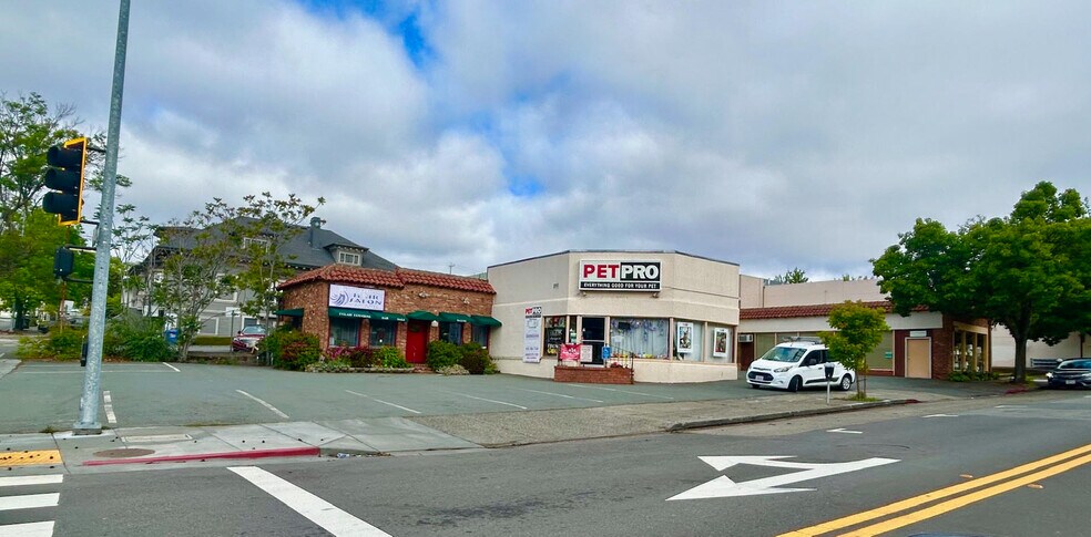 905 D St, San Rafael, CA à vendre - Photo de l’immeuble – Image 1 sur 5