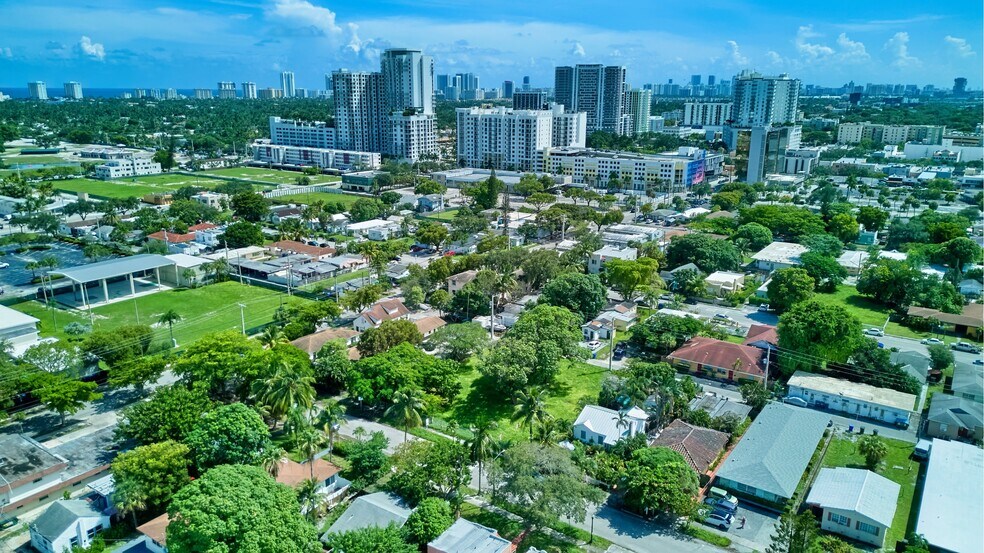 1920 Pierce St, Hollywood, FL à vendre - Photo de l’immeuble – Image 2 sur 16