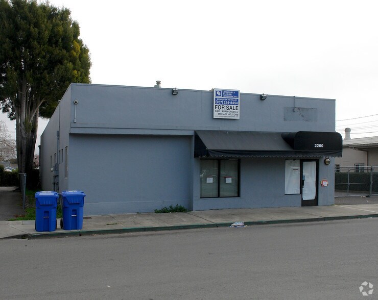 2260 Brown St, Napa, CA à vendre - Photo de l’immeuble – Image 2 sur 4