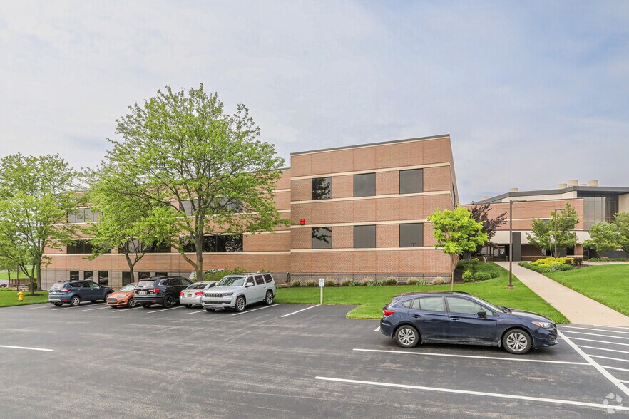 5665 N Kraft Lk SE, Caledonia, MI à louer - Photo de l’immeuble – Image 2 sur 5