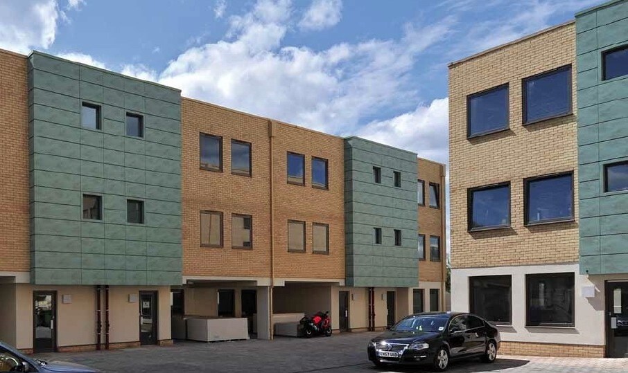165 Greenville Rd, Londres à louer - Photo de l’immeuble – Image 2 sur 13