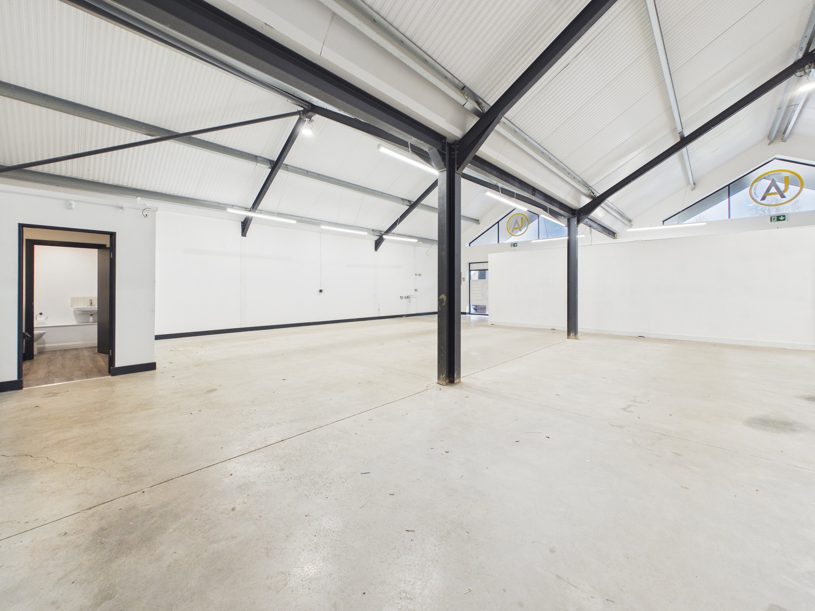 Units E & F, Sycamore Drive, Honeybourne à louer Photo intérieure– Image 1 sur 5