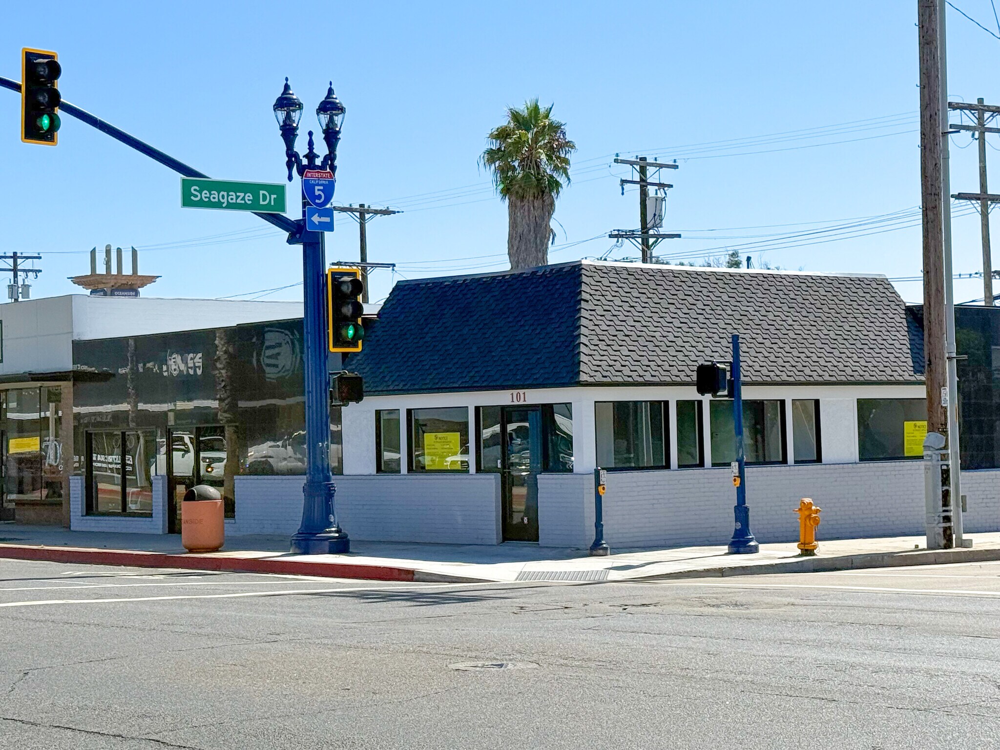 101-103 S Coast Hwy, Oceanside, CA à louer Photo de l’immeuble– Image 1 sur 6