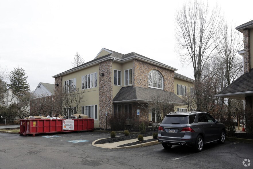 1171 Lancaster Ave, Berwyn, PA à louer - Photo de l’immeuble – Image 2 sur 2