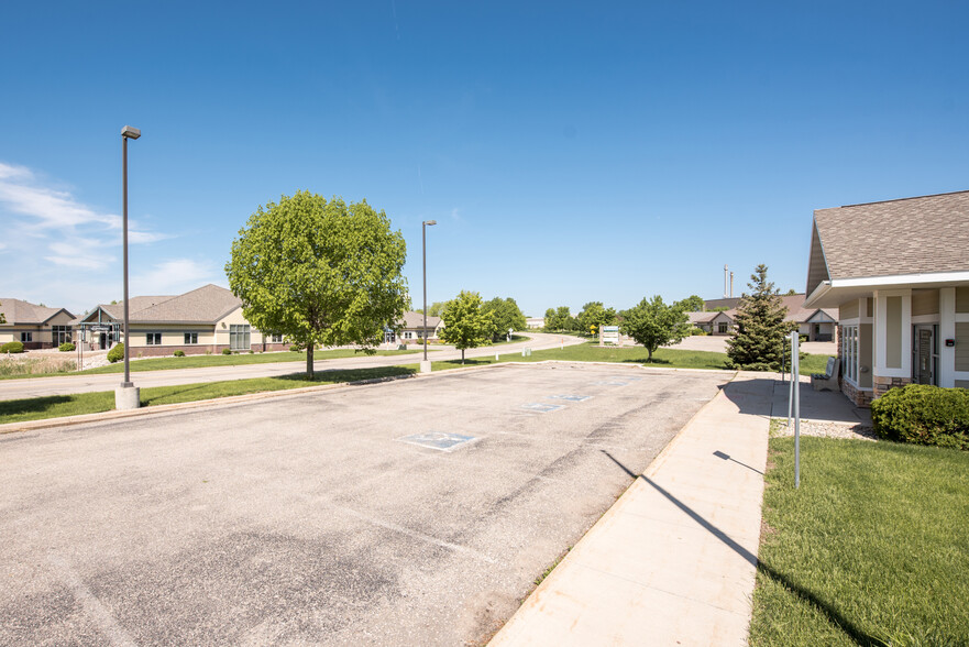 515 22nd Ave E, Alexandria, MN à louer - Photo de l’immeuble – Image 2 sur 42