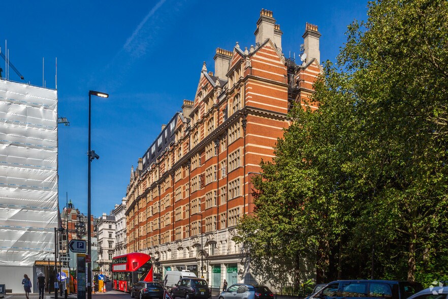 28-56 Knightsbridge, Londres à vendre - Photo de l’immeuble – Image 2 sur 9