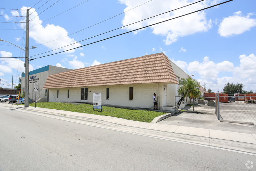 7752 NW 72nd Ave, Medley, FL à louer - Photo de l’immeuble – Image 3 sur 6