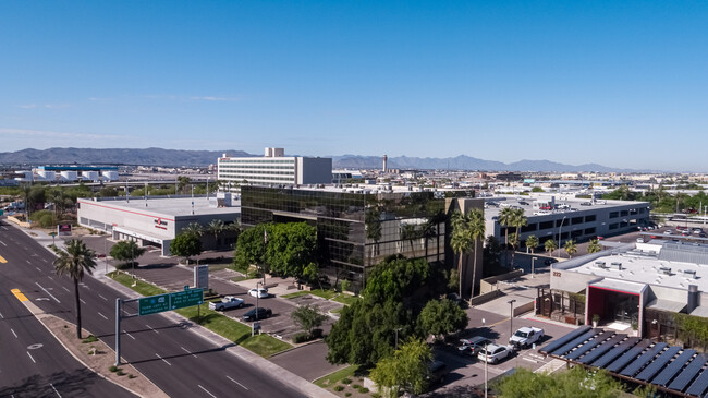 Plus de détails pour 120 N 44th St, Phoenix, AZ - Bureau à louer