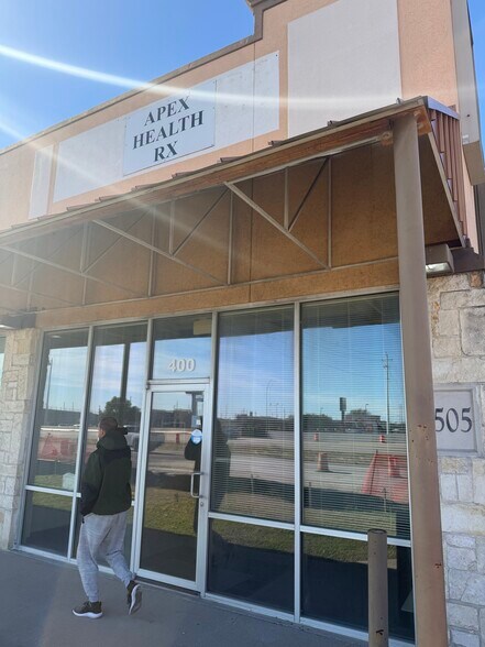 505 N Interstate 35 Service Rd, Red Oak, TX à louer - Photo de l’immeuble – Image 2 sur 25
