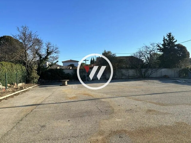 Local d’activités dans Septèmes-les-Vallons à louer - Photo de l’immeuble – Image 1 sur 8