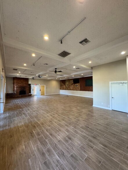 16246-16251 Main St, Guerneville, CA à louer - Photo intérieure – Image 3 sur 4