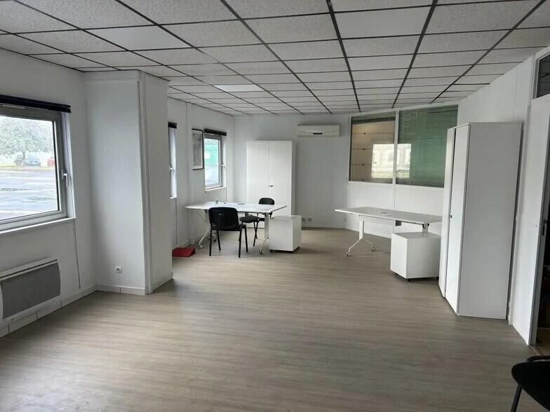 Bureau dans Fretin à louer - Photo de l’immeuble – Image 2 sur 6