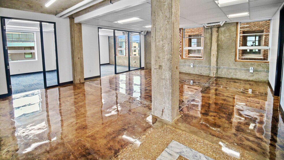 235-247 E Broadway, Long Beach, CA à louer - Photo intérieure – Image 3 sur 16