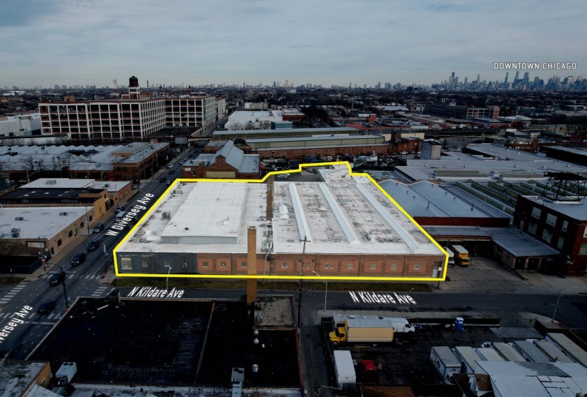 4249 W Diversey Ave, Chicago, IL à louer - Photo de l’immeuble – Image 2 sur 11