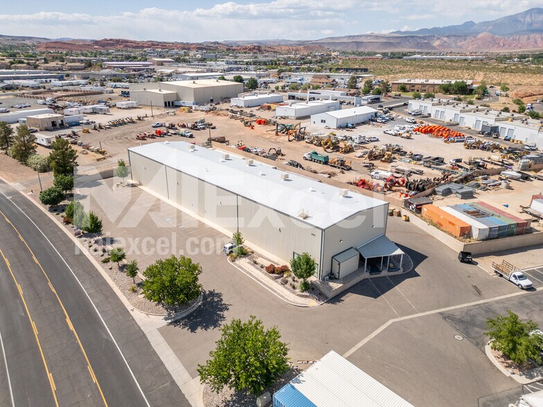 3191 E Deseret Dr, Saint George, UT à louer - Photo de l’immeuble – Image 1 sur 5