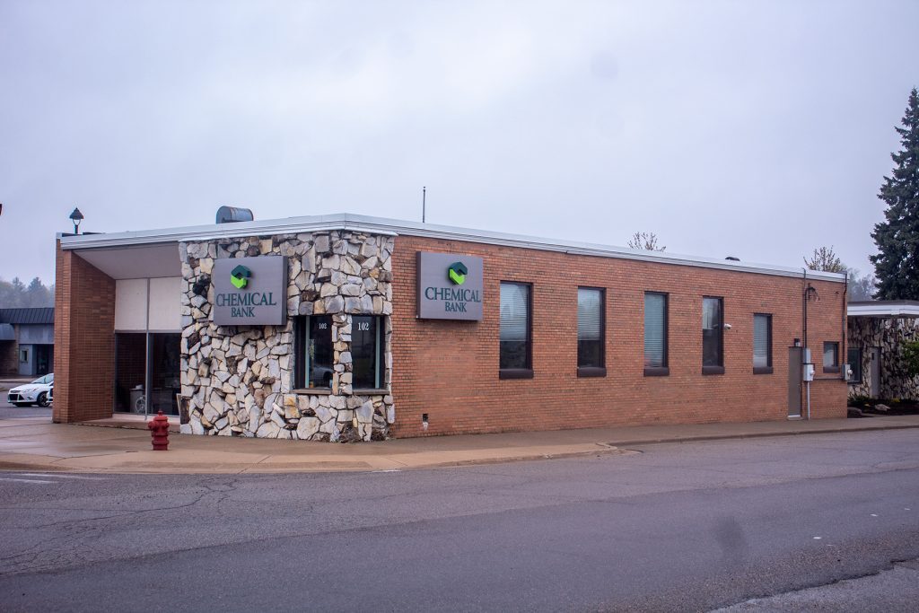 102 W Main St, Belding, MI à louer Photo principale– Image 1 sur 2