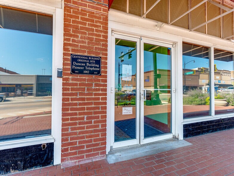 201 E Main St, Ada, OK à vendre - Photo de l’immeuble – Image 3 sur 8
