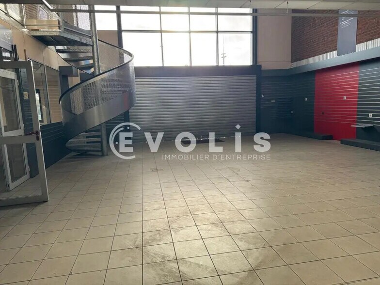 Local d'activités dans Amiens à vendre - Photo de l’immeuble – Image 3 sur 5