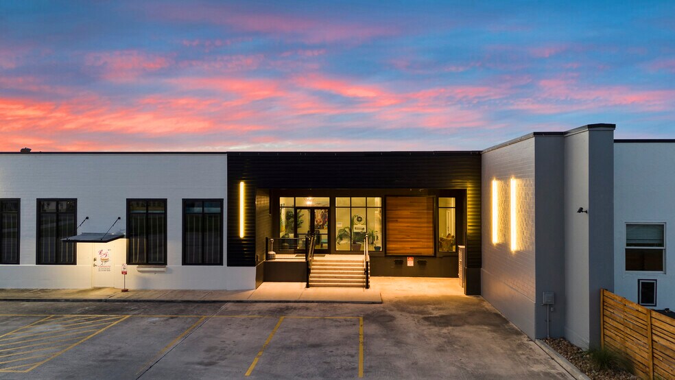 3363 E Commerce St, San Antonio, TX à louer - Photo de l’immeuble – Image 1 sur 47