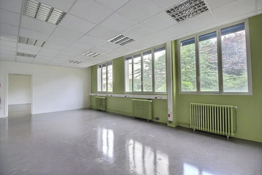 73 Rue Saint-Fargeau, Paris à louer - Photo de l’immeuble – Image 1 sur 7