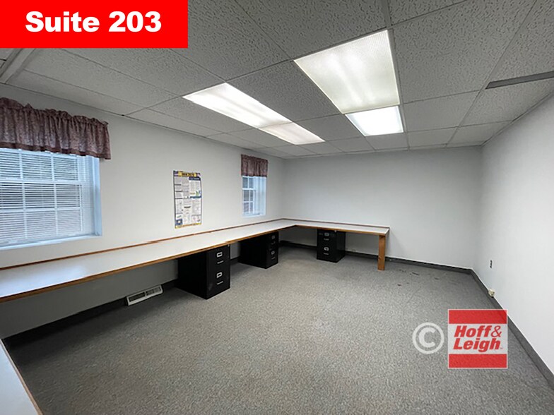 1717 Brittain Rd, Akron, OH à louer - Photo de l’immeuble – Image 2 sur 7