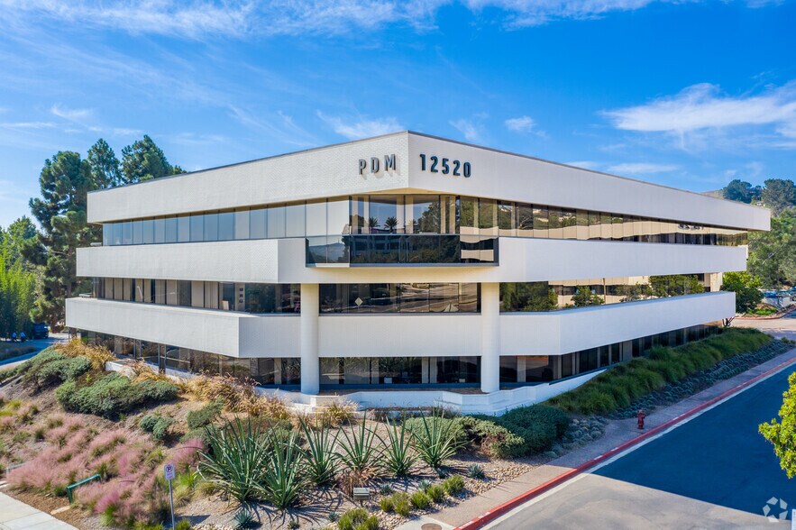 12520 High Bluff Dr, San Diego, CA à louer - Photo de l’immeuble – Image 1 sur 22