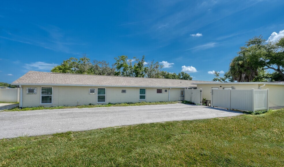 4615 Hesperides, Tampa, FL à vendre - Photo de l’immeuble – Image 2 sur 7
